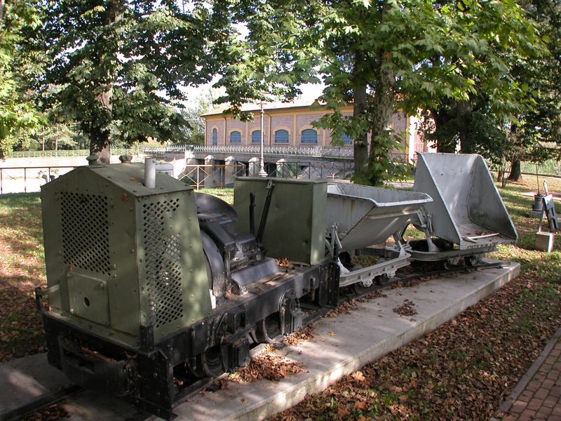 Passeggiata tra le macchine della bonifica (foto S. Stignani)